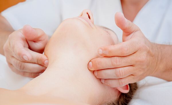 Fotografía corporativa para promocionar tratamientos de osteopatía avanzada